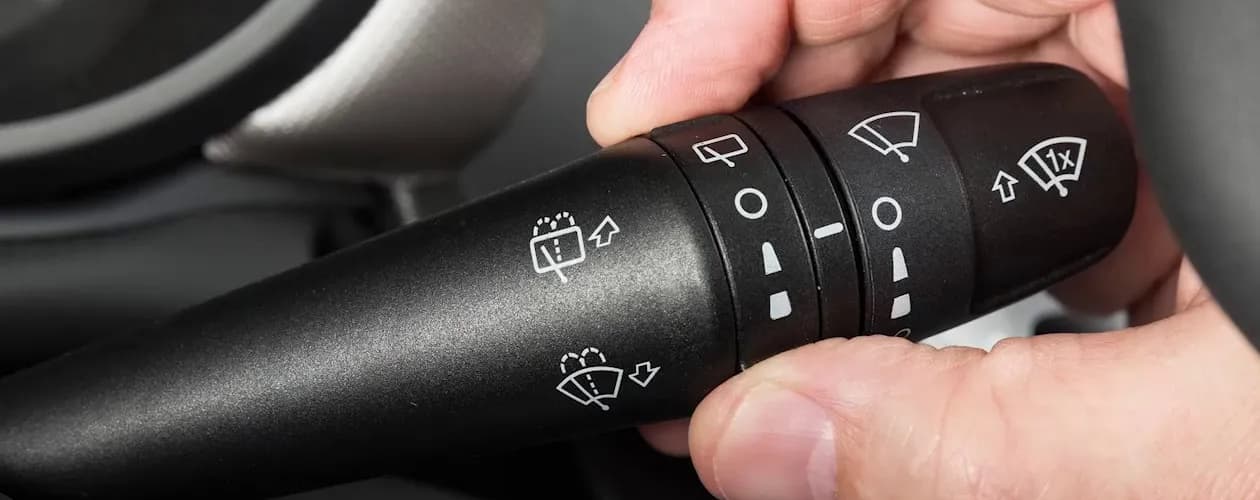 Wycieraczki samochodowe: instrukcja obsługi trybów i czujnika deszczu