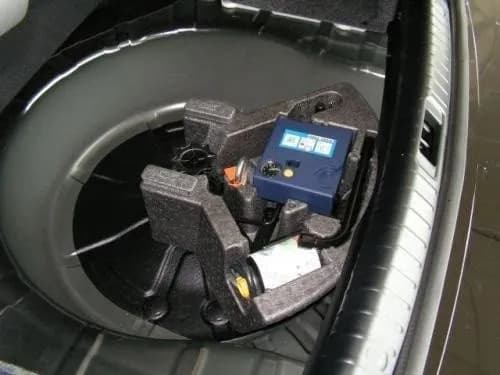 Gdzie koło zapasowe w Mini Cooper? Lokalizacja i alternatywy