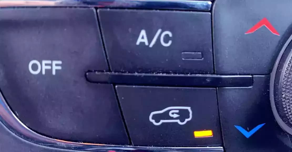 Jak włączyć obieg zamknięty w aucie? Kiedy używać i unikać