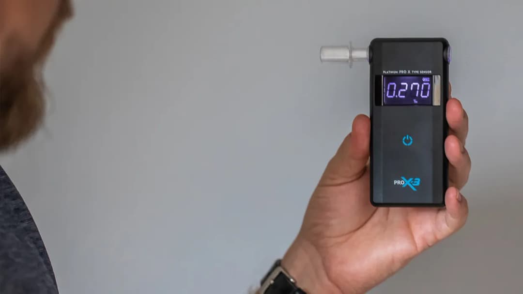 Jaki alkomat wybrać? Poradnik: Sensor, kalibracja, ceny